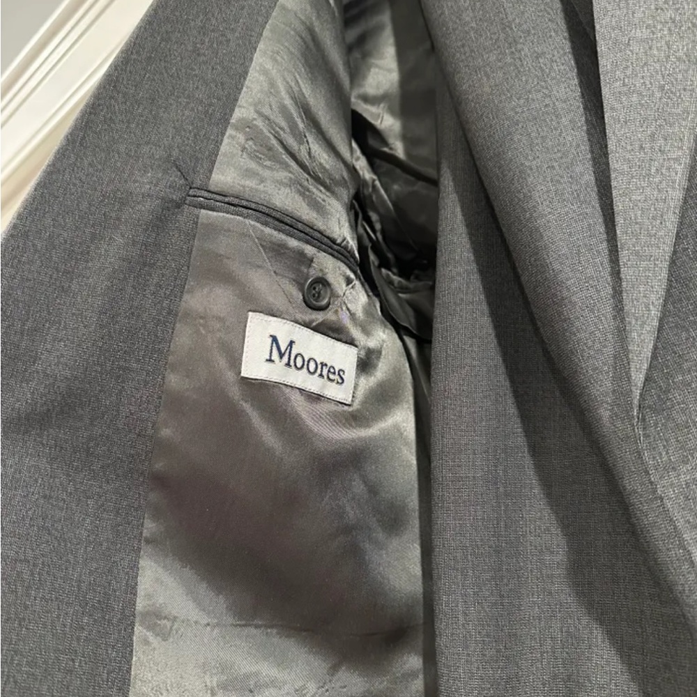 Men’s suit - Picture 3 of 5